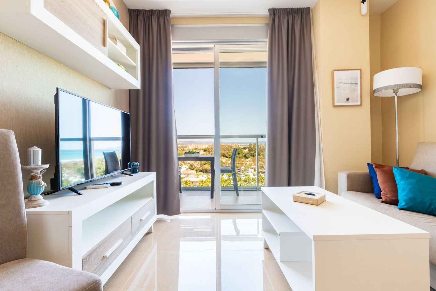 Apartamento à venda, em primeira linha de mar na Calle Ausiàs MArch, em Oropesa del mar.