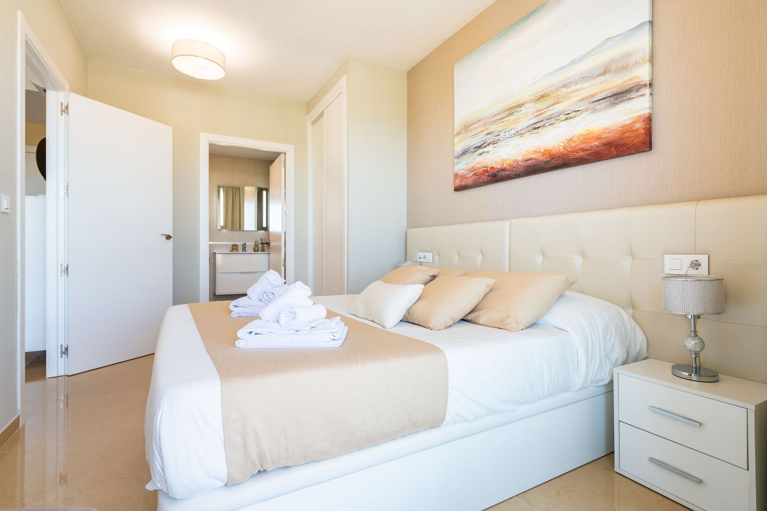 Apartamento à venda, em primeira linha de mar na Calle Ausiàs MArch, em Oropesa del mar.