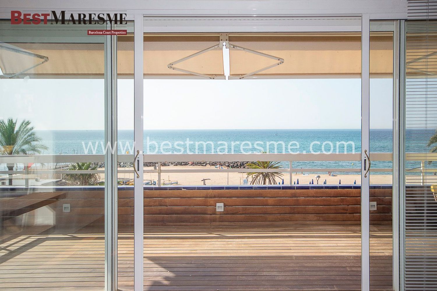 Piso en venta, en primera linea de mar en Passeig dels Anglesos, en Caldes d'Estrac,