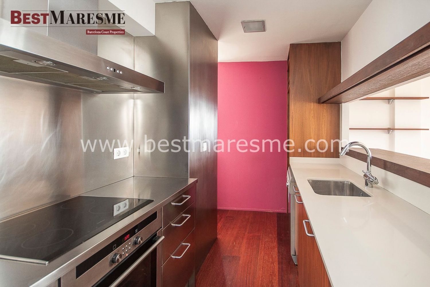 Piso en venta, en primera linea de mar en Passeig dels Anglesos, en Caldes d'Estrac,