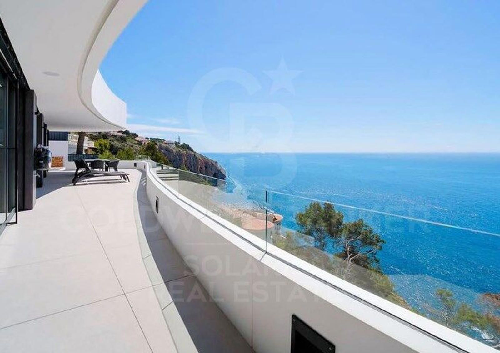 Casa en venta, en primera linea de mar en Playa de Ambolo, en Jávea.