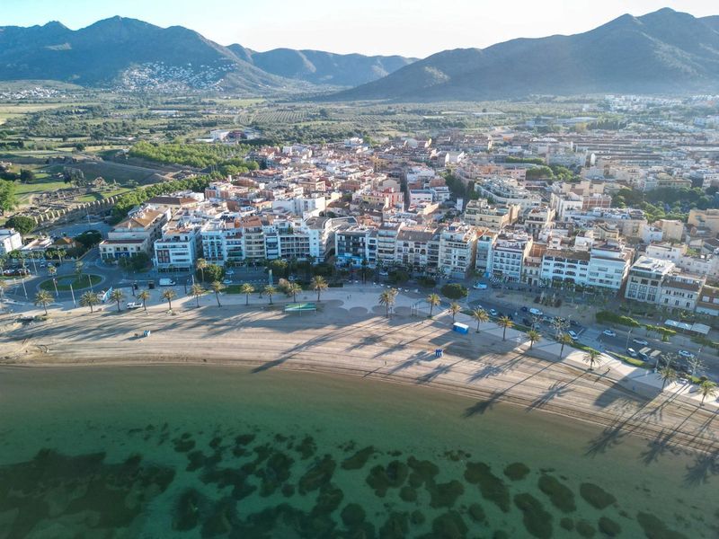 Pis en venda Roses, Girona. Ref: 4773. Addurno.com