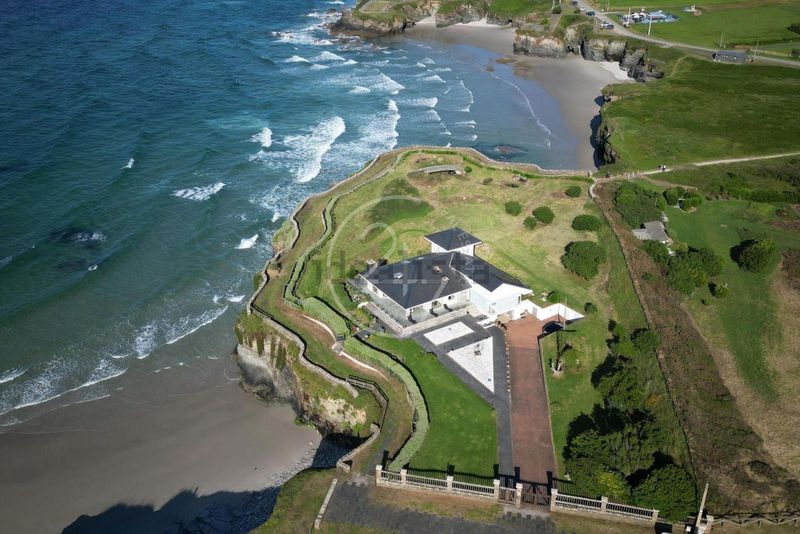 Xalet Independent en venda Ribadeo, Lugo. Ref: 4914. Addurno.com