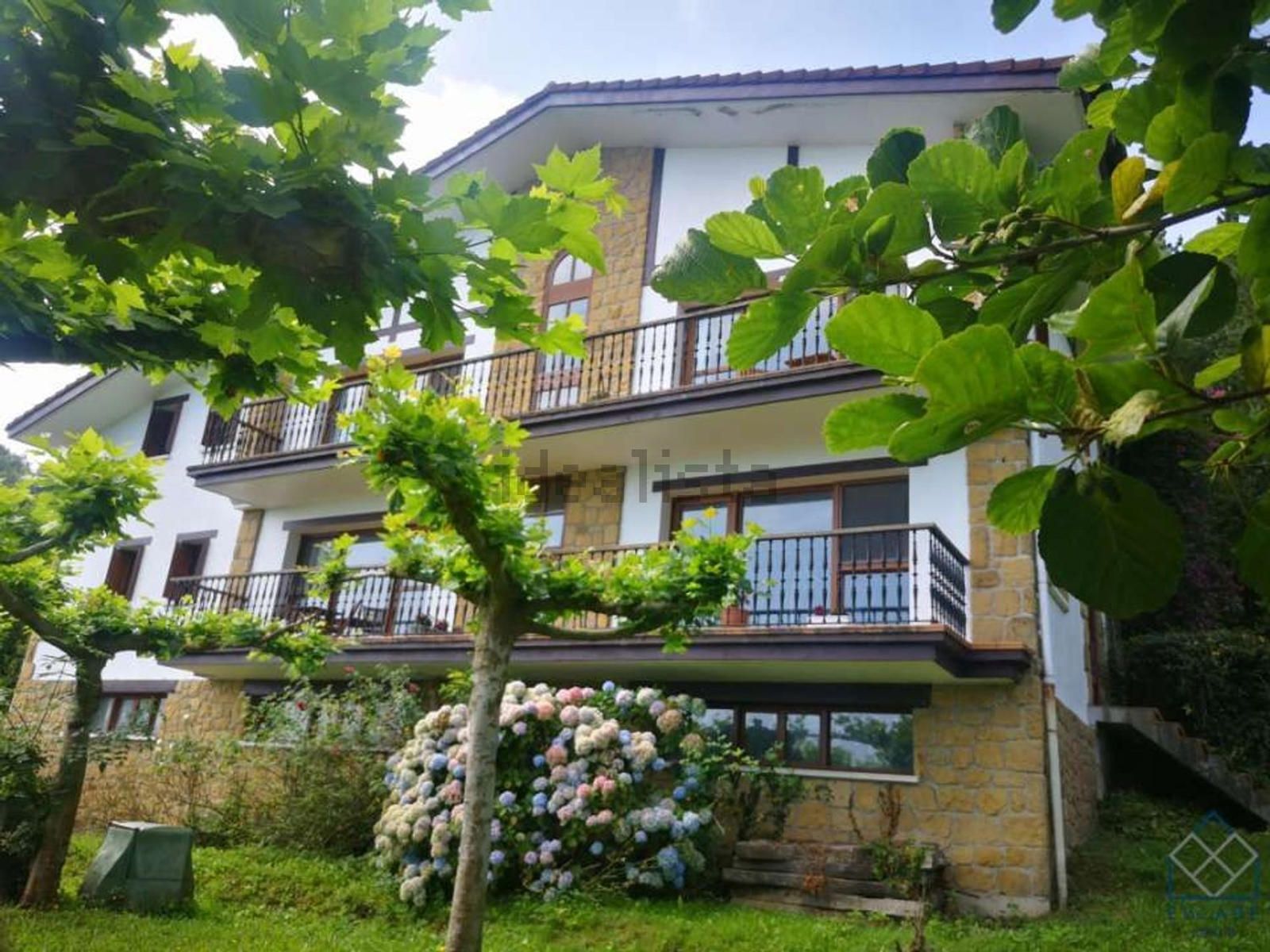 Frontline villa in Playa