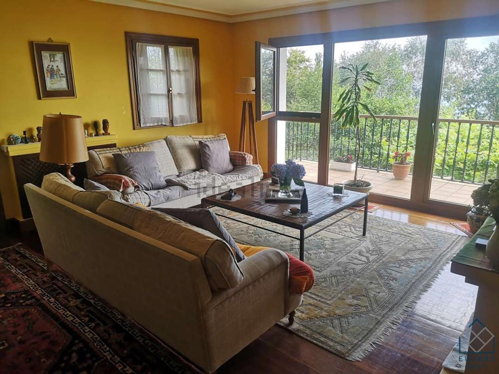 Frontline villa in Playa