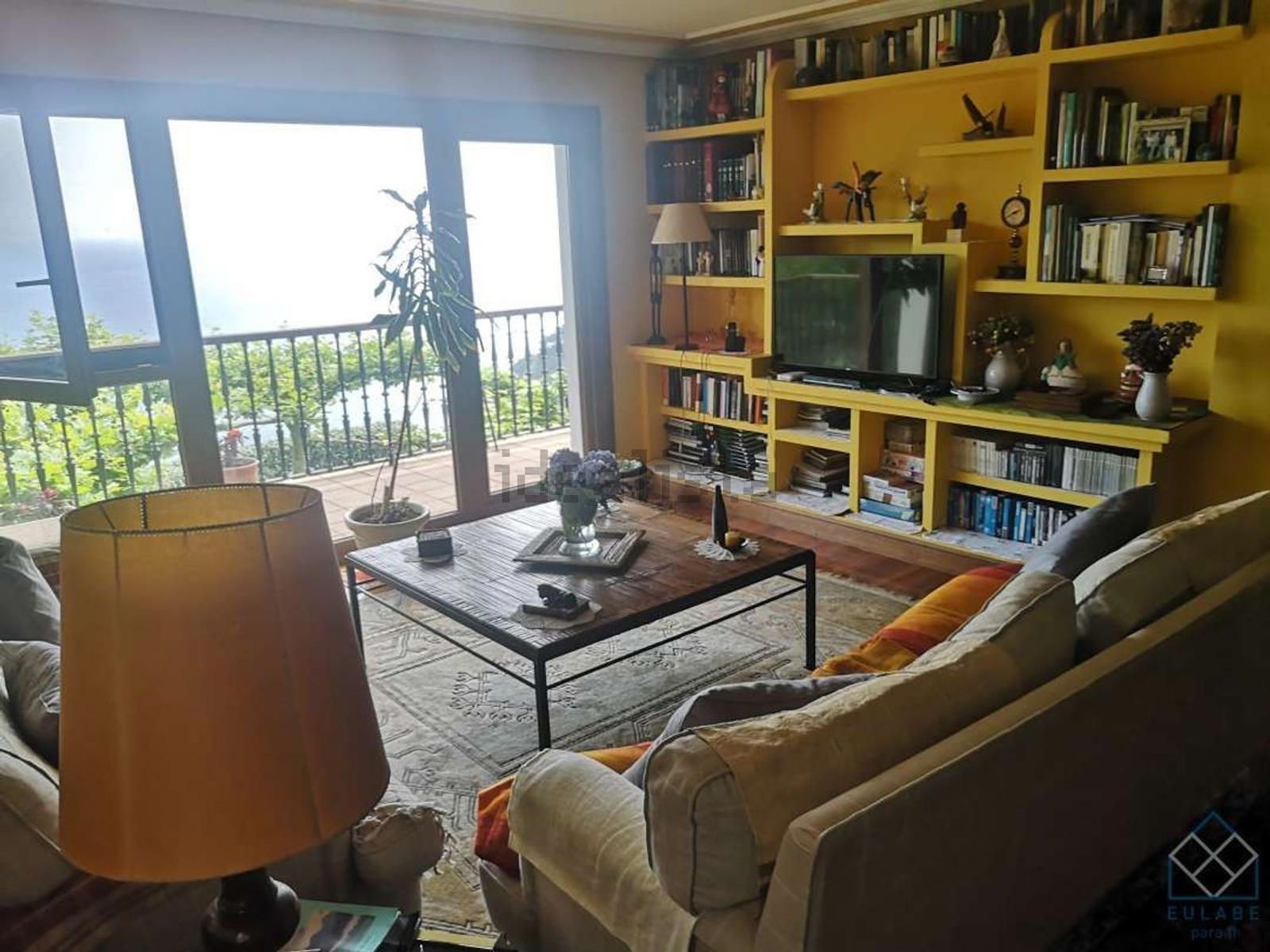 Frontline villa in Playa