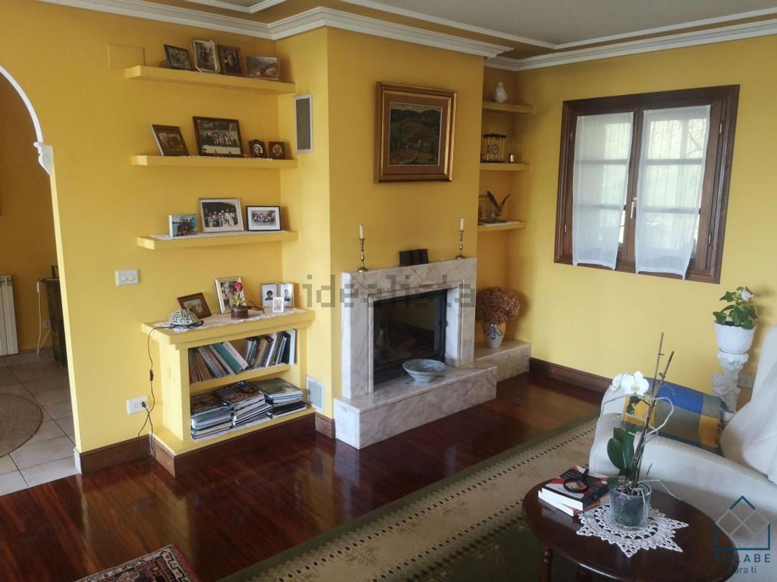 Frontline villa in Playa