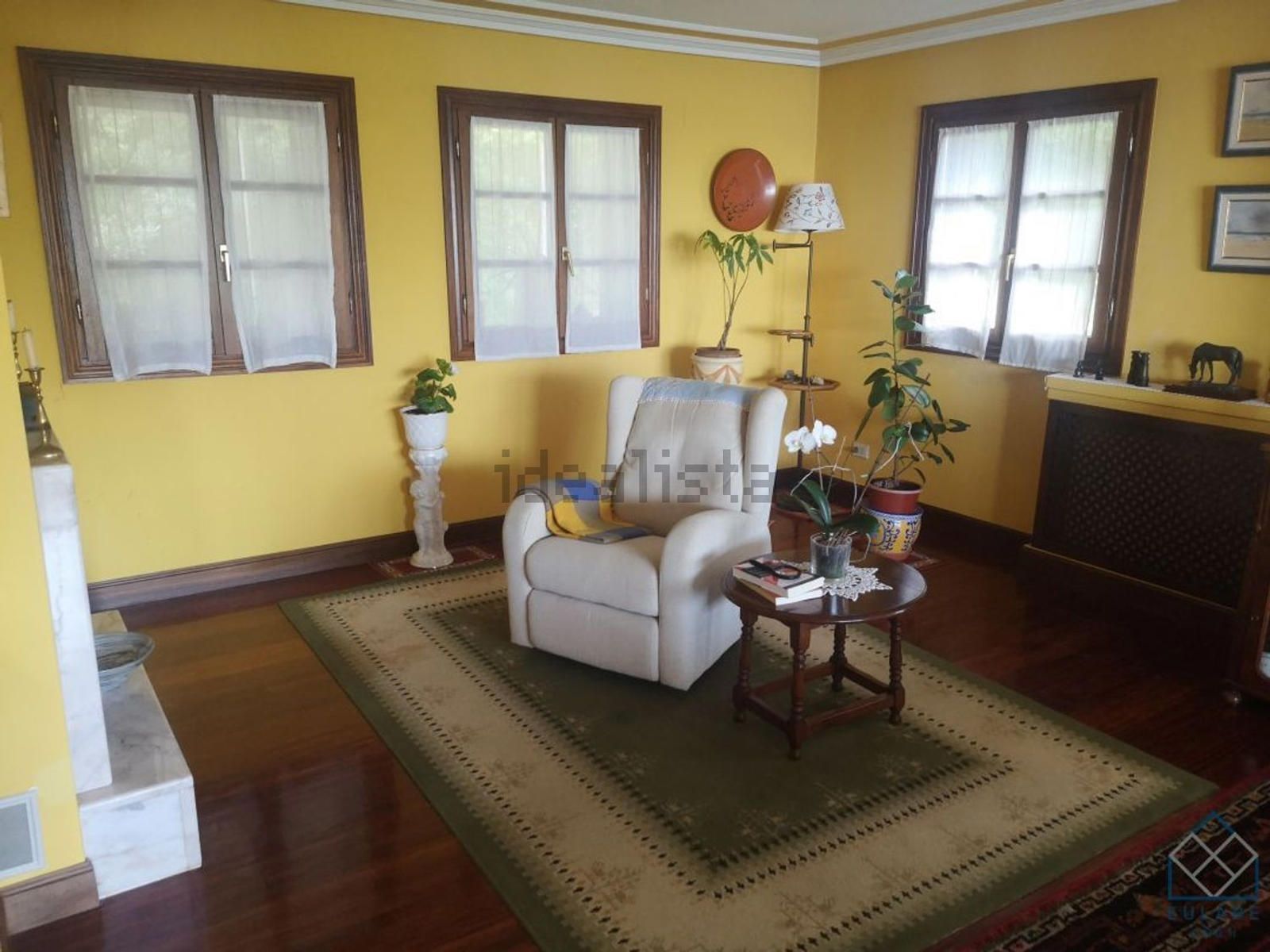 Frontline villa in Playa