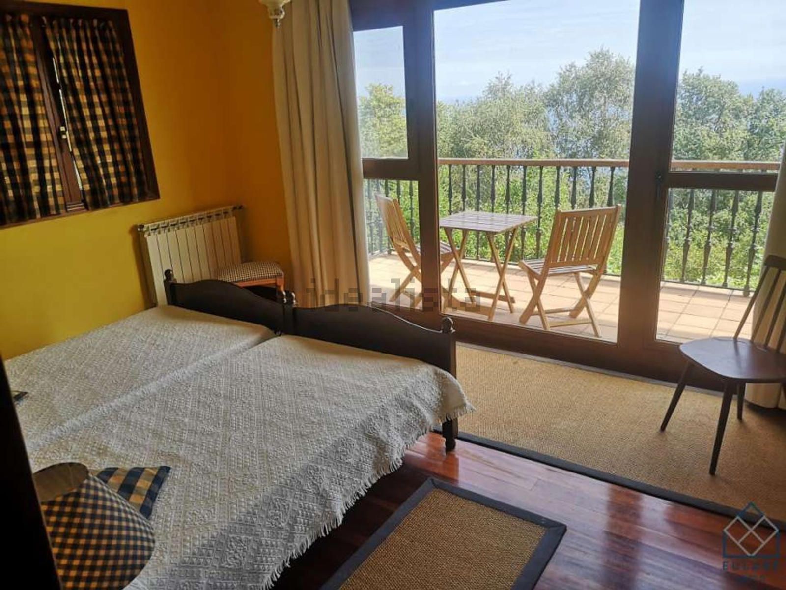 Frontline villa in Playa