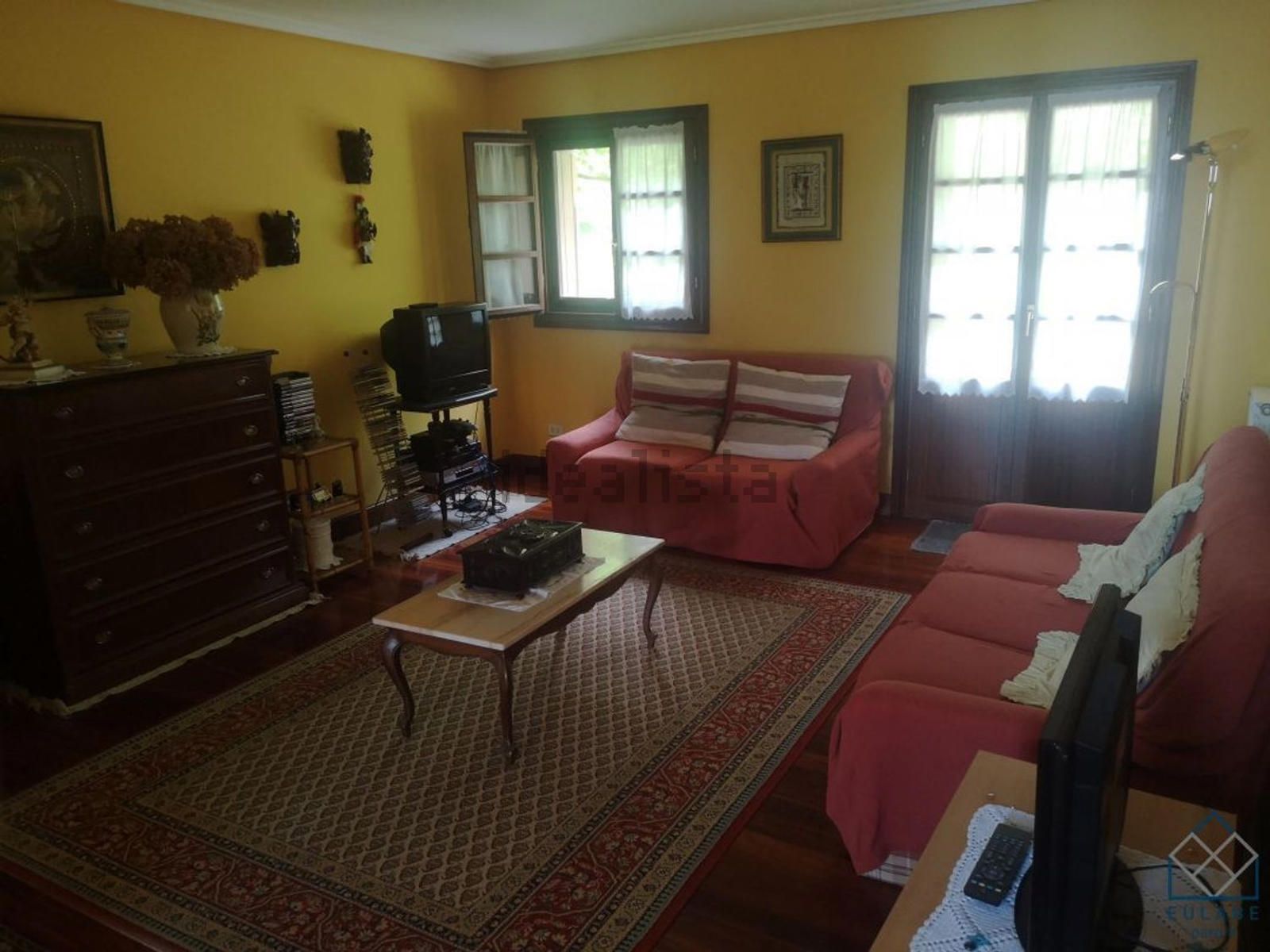 Frontline villa in Playa