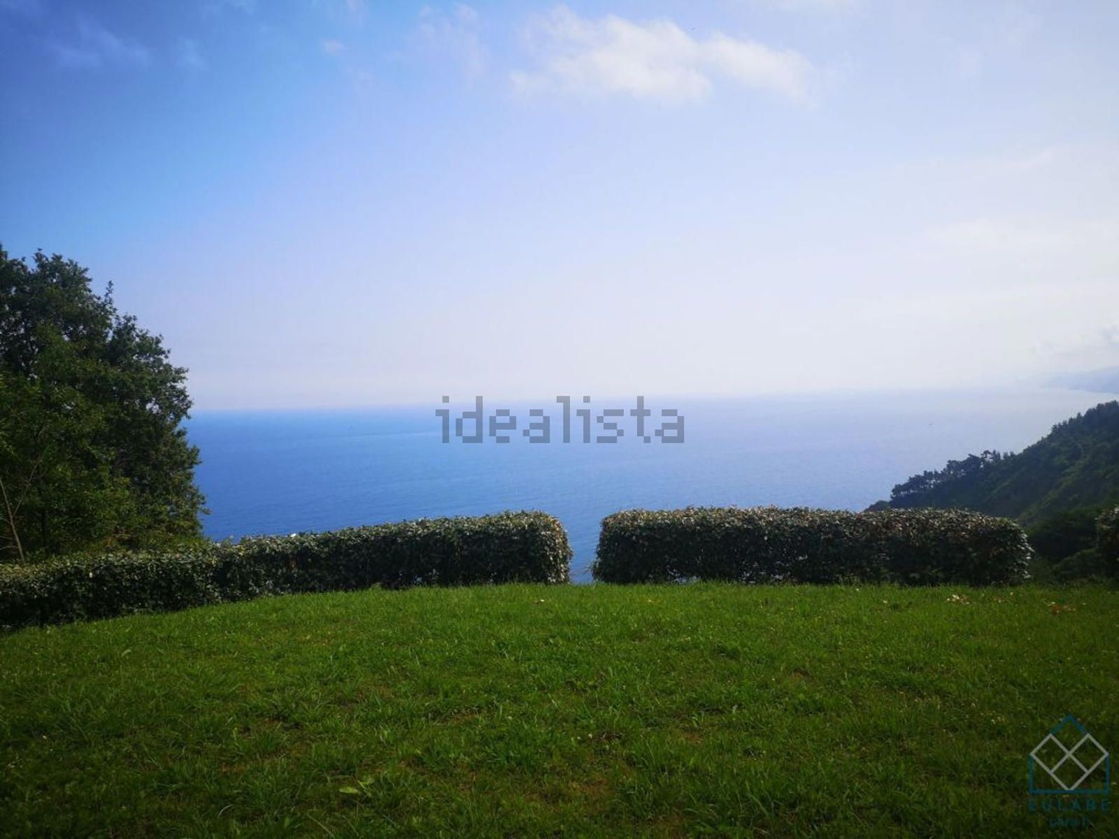 Frontline villa in Playa