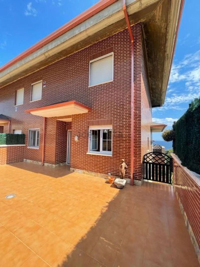 Adossat en venda Castro-Urdiales, Cantabria. Ref: 5055. Addurno.com