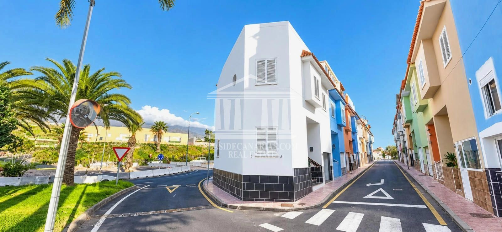 Casa en venta Guia De Isora, Santa Cruz Tenerife. Ref: 1596. SEASIDECANARIAS REAL ESTATE 