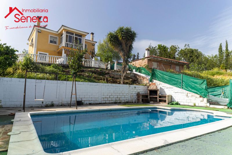 Chalet Independiente en venta Almodovar Del Rio, Córdoba. Ref: 5527. INMOBILIARIA SÉNECA