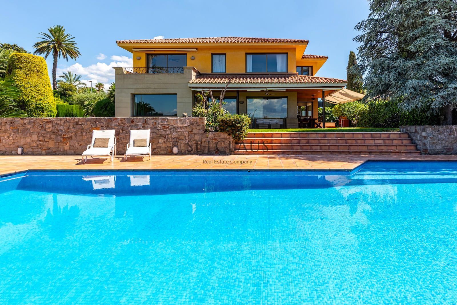 ALELLA. CAN TEIXIDÓ. Grandes vistas en una de las mejores zonas del Maresme. 5 habitaciones, 5 baños, 532 m² en venta.