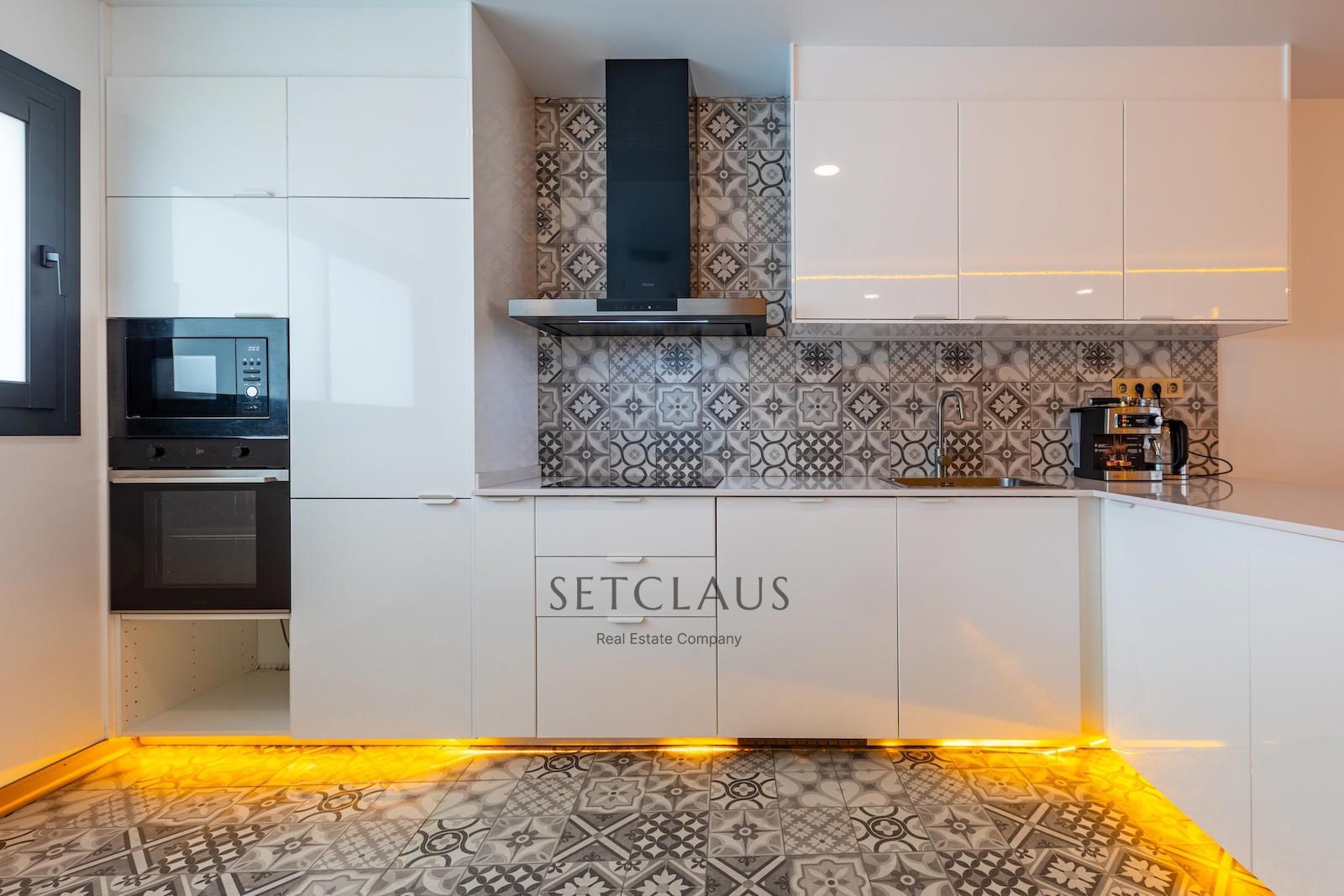 Comprar MONTGAT. OBRA NUEVA. VISTAS AL MAR Y DISEÑO foto 15