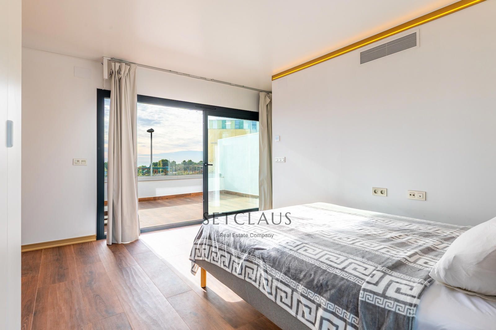 Comprar MONTGAT. OBRA NUEVA. VISTAS AL MAR Y DISEÑO foto 19