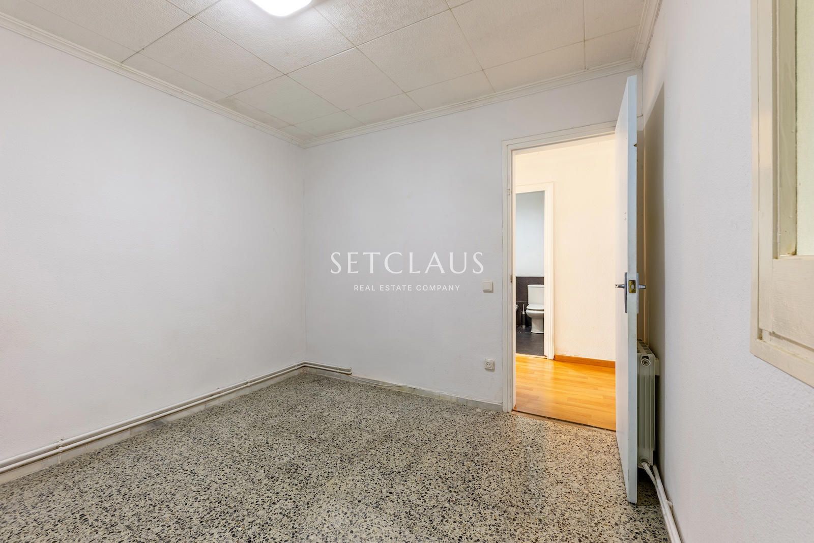 Comprar Flat in El Masnou centre with 4 bedrooms and 2 bathrooms. Quiet residential area. foto 22