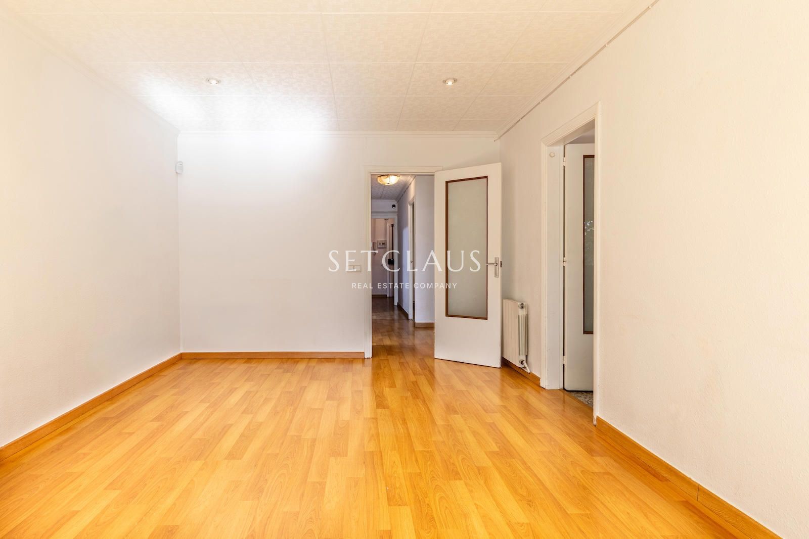 Comprar Flat in El Masnou centre with 4 bedrooms and 2 bathrooms. Quiet residential area. foto 4