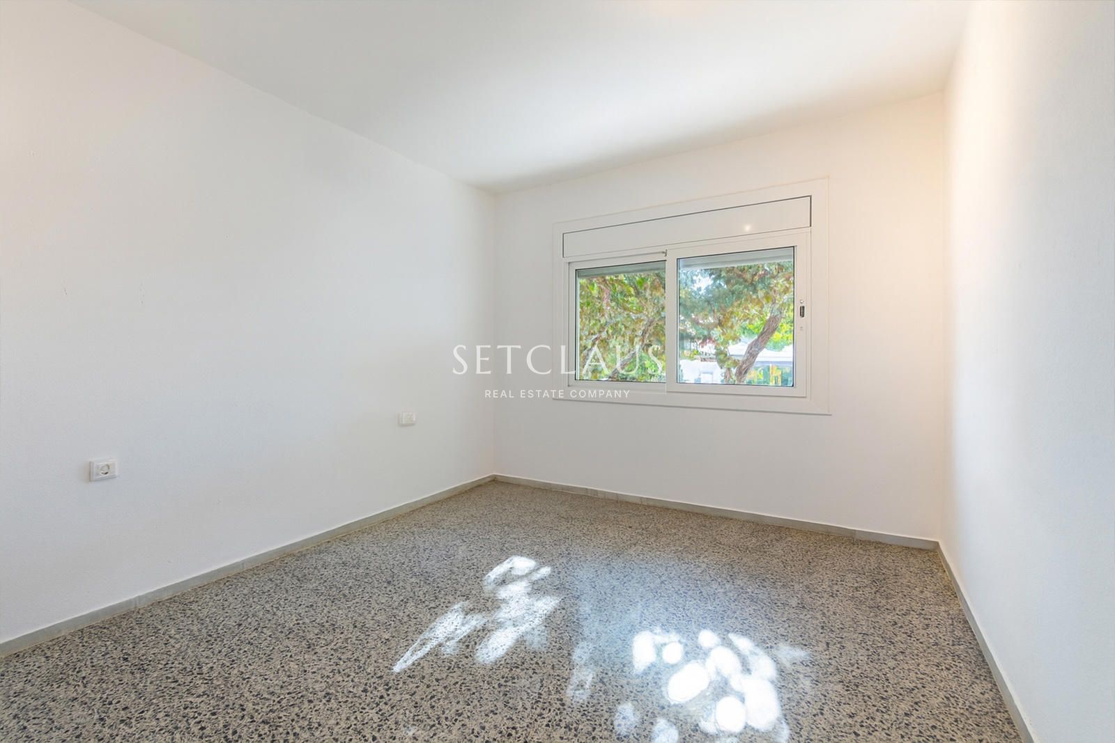 Comprar Flat in El Masnou centre with 4 bedrooms and 2 bathrooms. Quiet residential area. foto 10