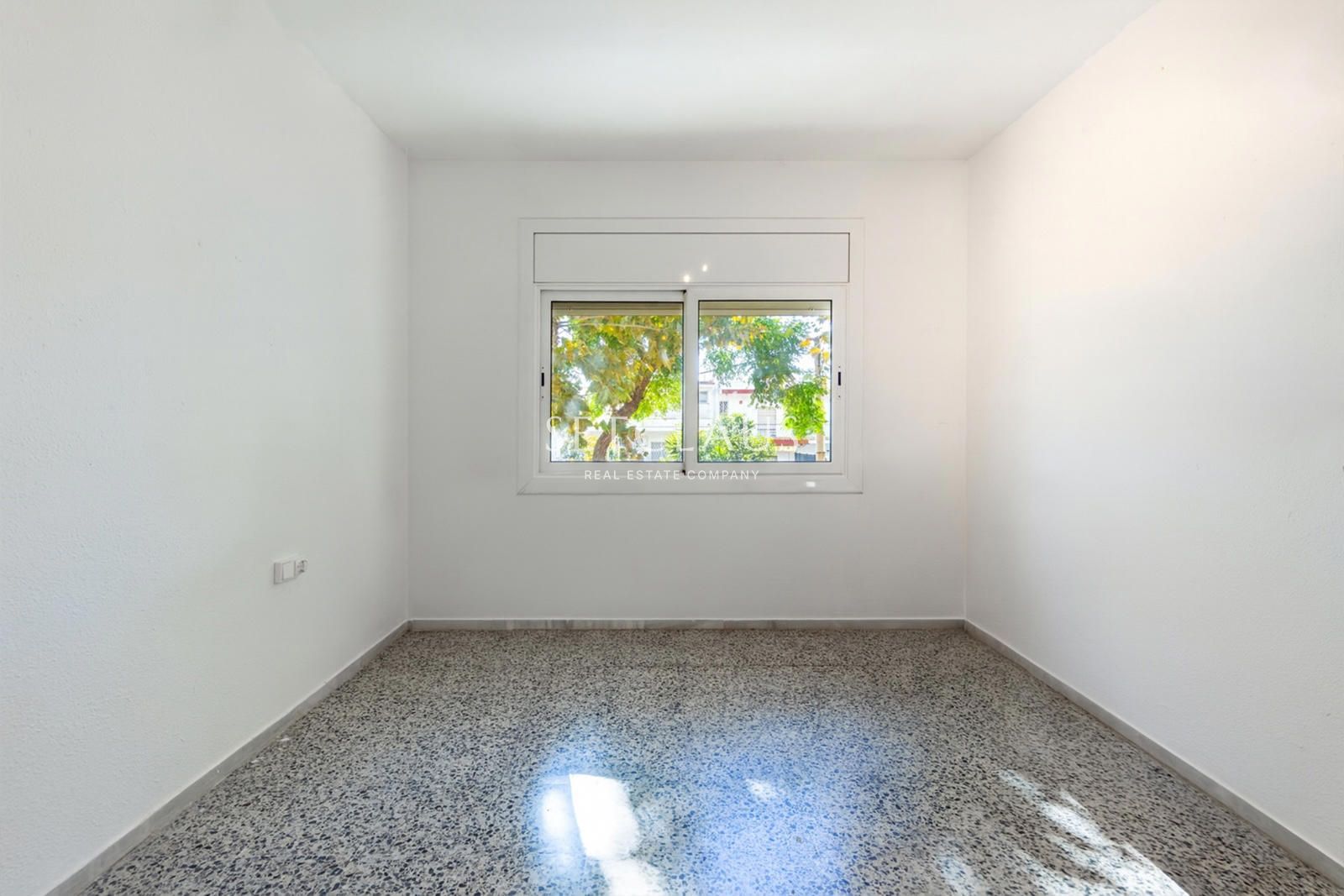 Comprar Flat in El Masnou centre with 4 bedrooms and 2 bathrooms. Quiet residential area. foto 13