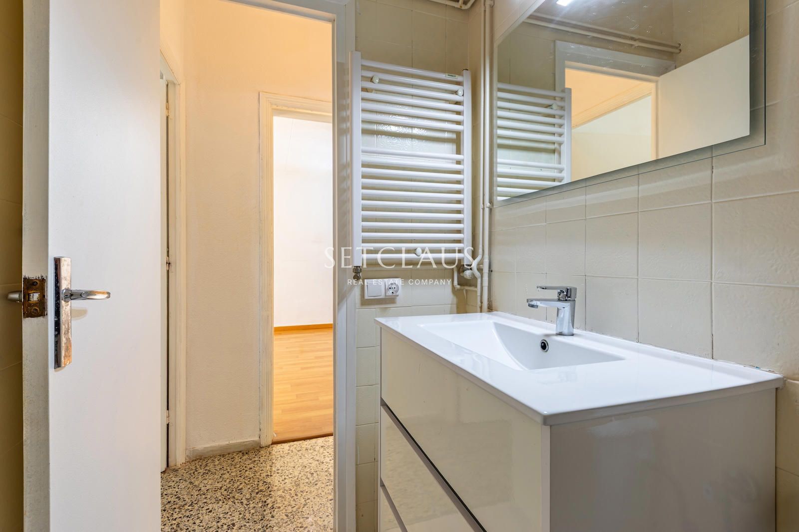 Comprar Flat in El Masnou centre with 4 bedrooms and 2 bathrooms. Quiet residential area. foto 15