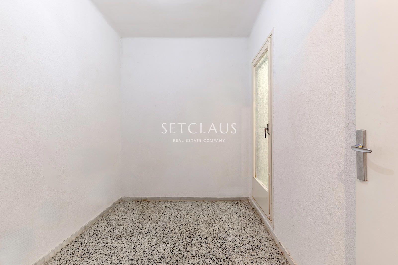 Comprar Flat in El Masnou centre with 4 bedrooms and 2 bathrooms. Quiet residential area. foto 29