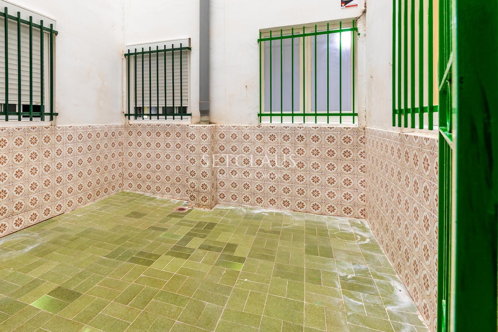 Comprar Flat in El Masnou centre with 4 bedrooms and 2 bathrooms. Quiet residential area. foto 31