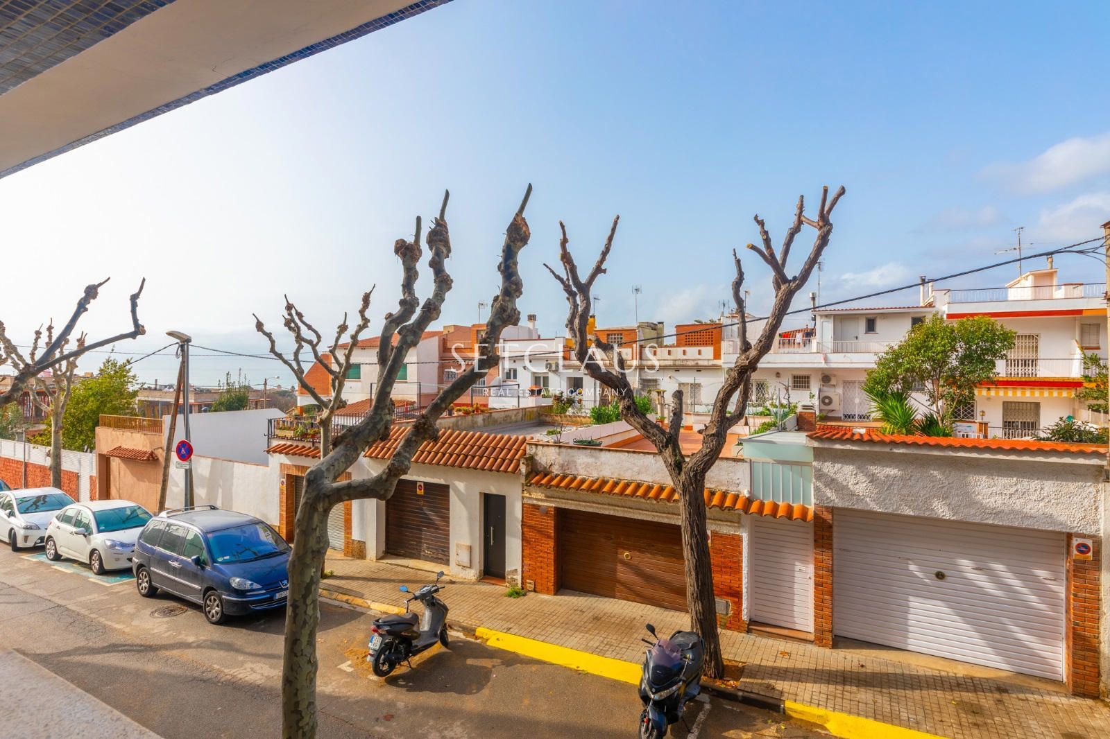 Comprar Flat in El Masnou centre with 4 bedrooms and 2 bathrooms. Quiet residential area. foto 8