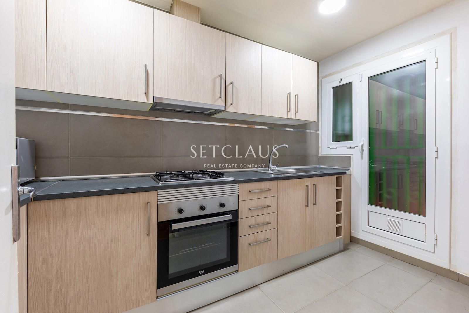 Comprar Flat in El Masnou centre with 4 bedrooms and 2 bathrooms. Quiet residential area. foto 16