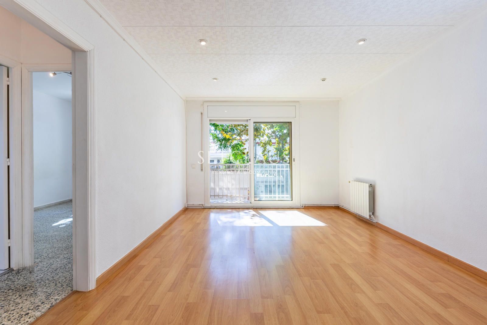 Comprar Flat in El Masnou centre with 4 bedrooms and 2 bathrooms. Quiet residential area. foto 2