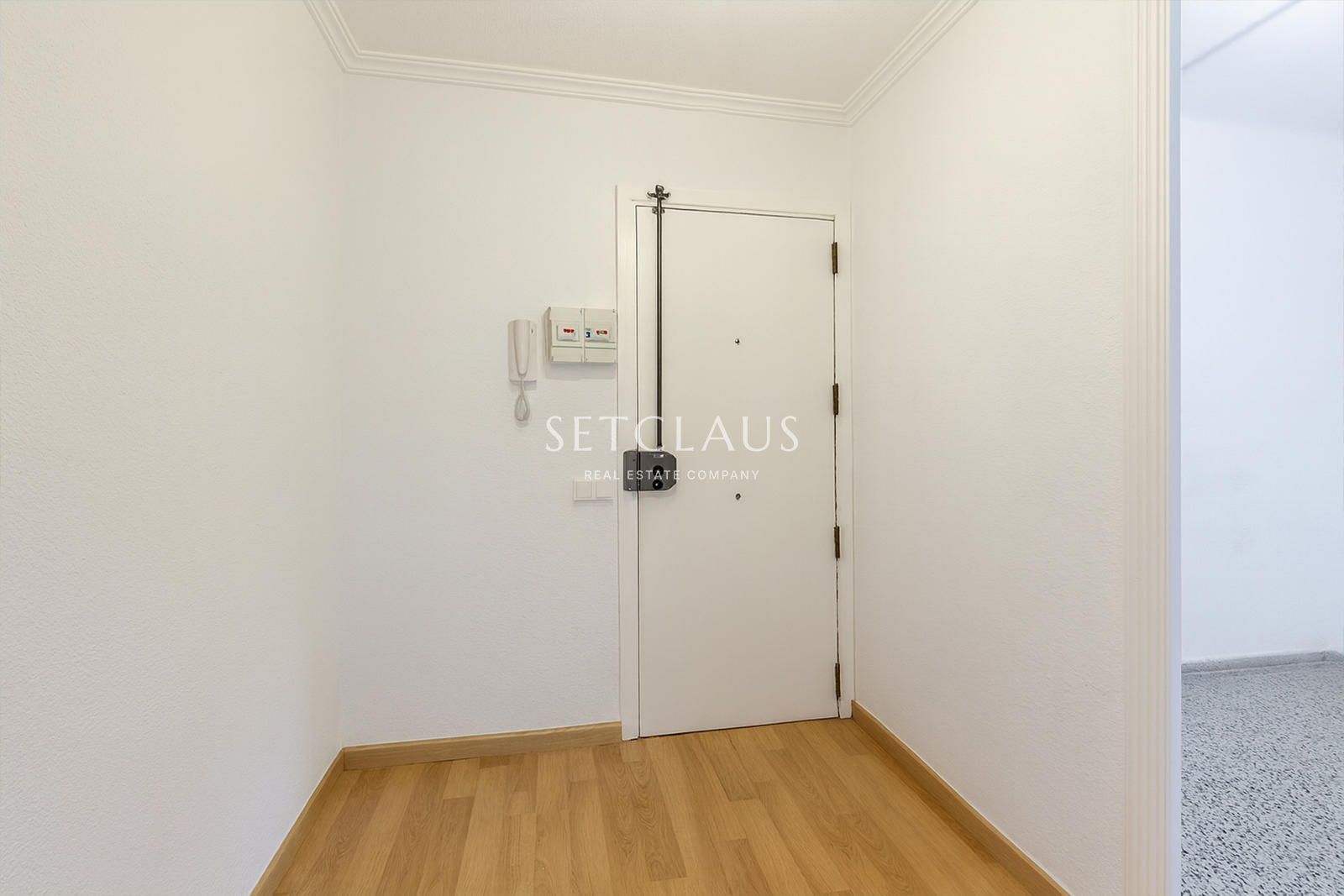 Comprar Flat in El Masnou centre with 4 bedrooms and 2 bathrooms. Quiet residential area. foto 28