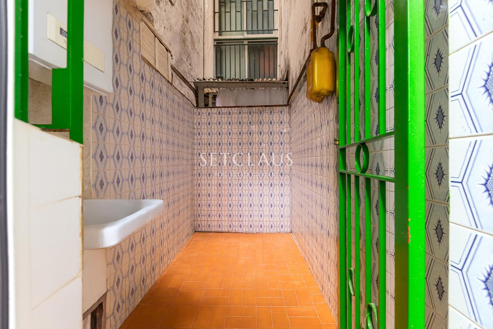 Comprar Flat in El Masnou centre with 4 bedrooms and 2 bathrooms. Quiet residential area. foto 34