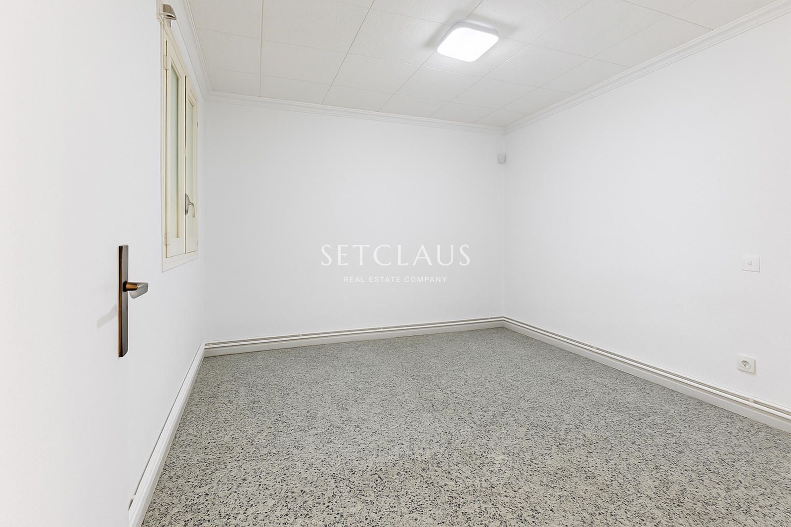 Comprar Flat in El Masnou centre with 4 bedrooms and 2 bathrooms. Quiet residential area. foto 21