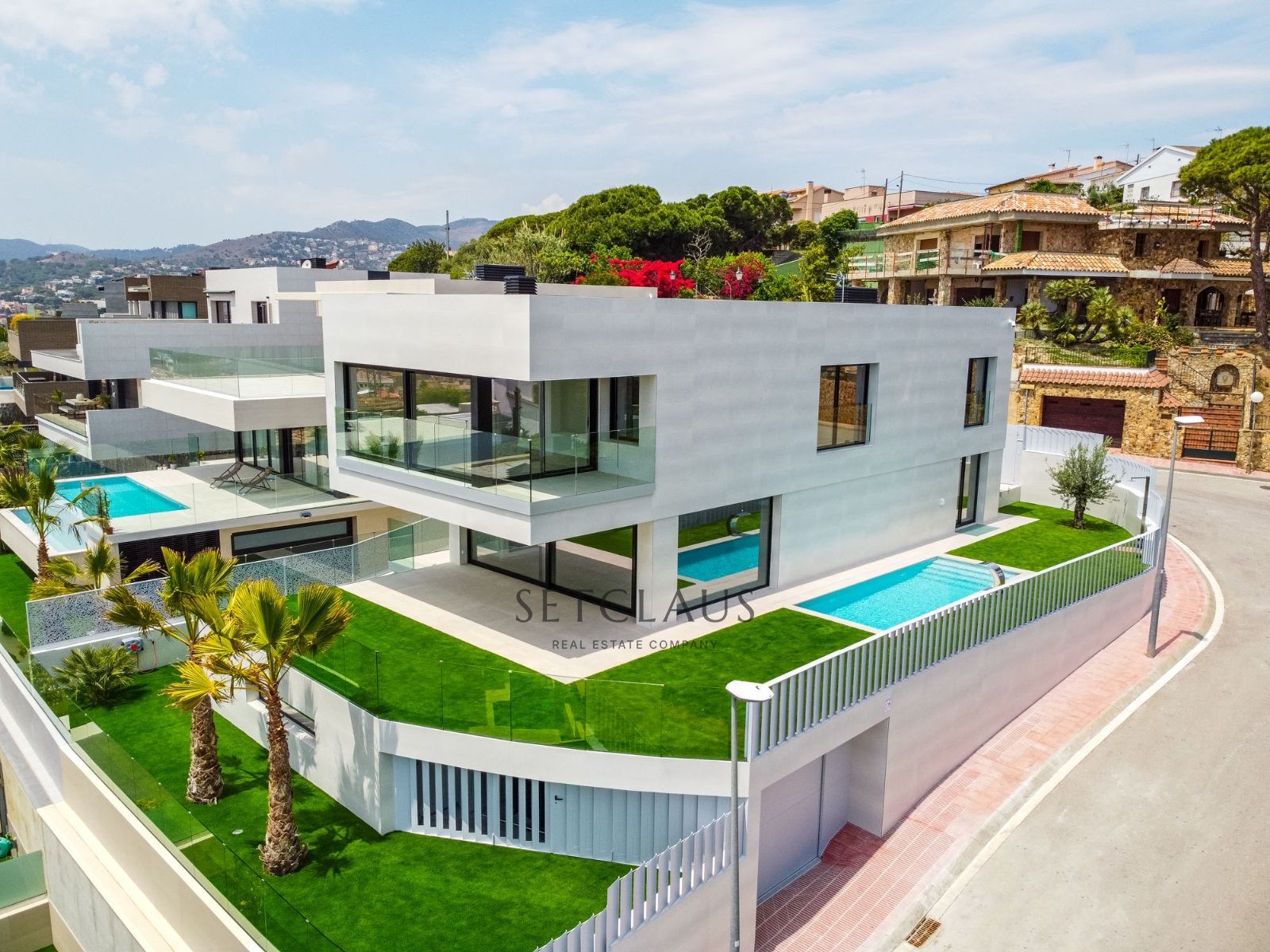 . 5 habitaciones, 4 baños, 0 m² en venta.