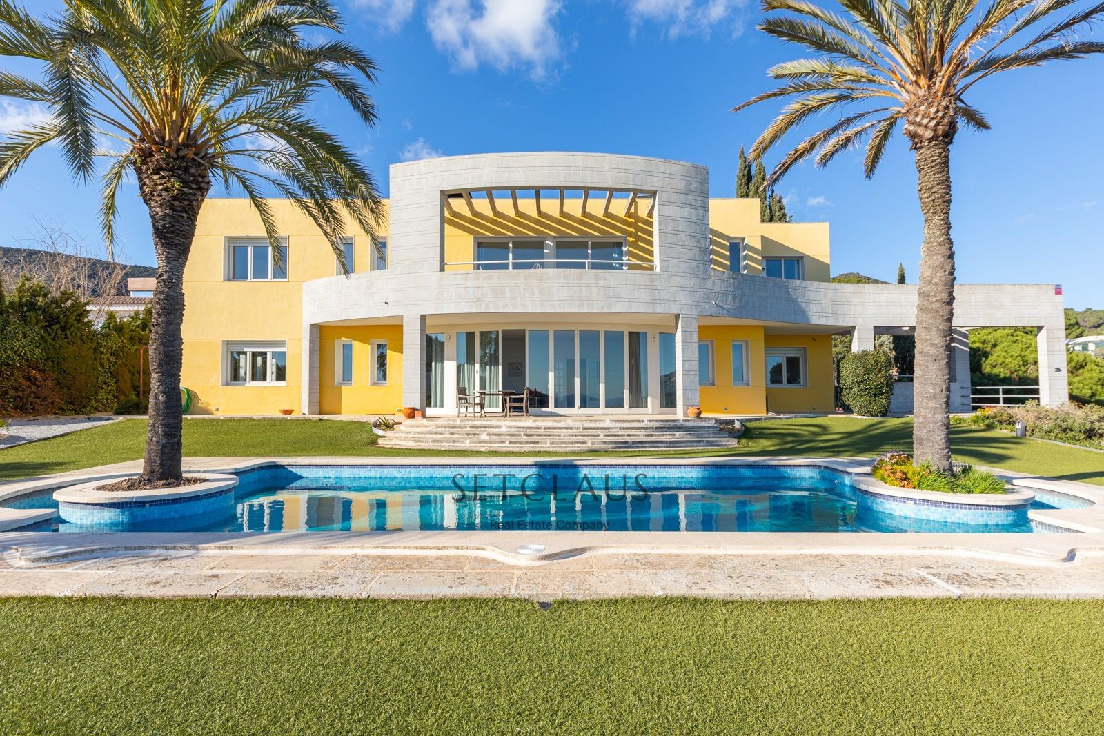 ALELLA. Villa de lujo con vistas panorámicas a mar. 6 habitaciones, 4 baños, 502 m² vendidos.