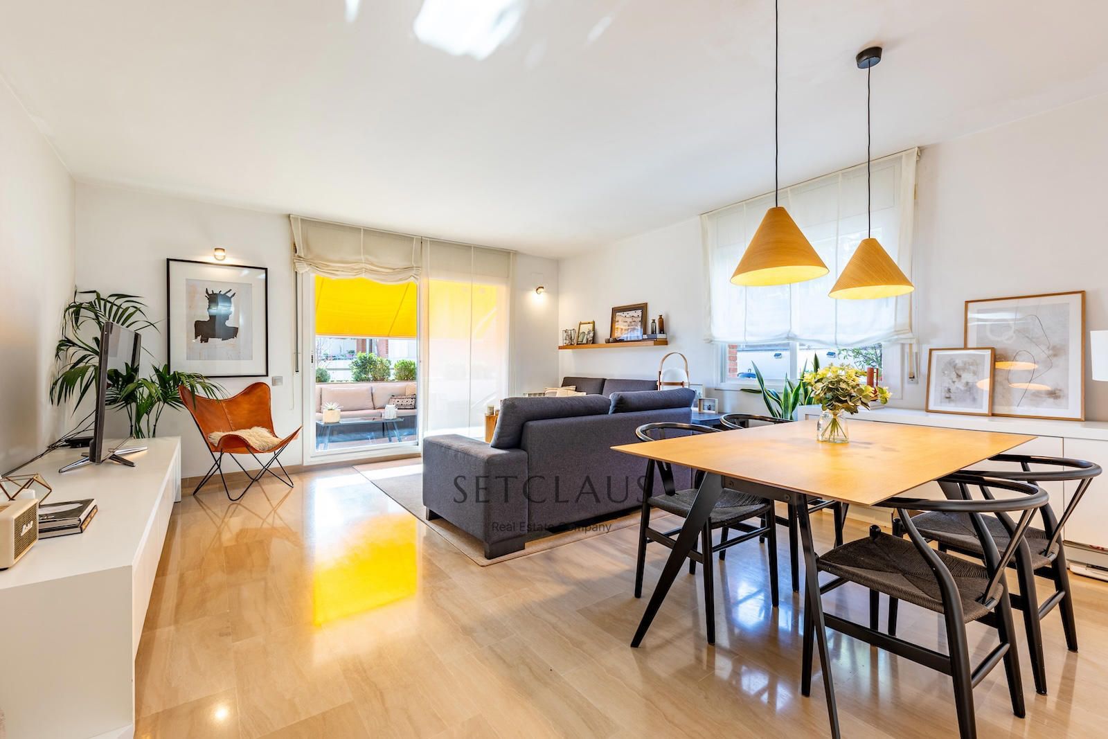 TEIÀ. Gran terraza y piscina comunitaria. 3 habitaciones, 2 baños, 129 m² vendidos.