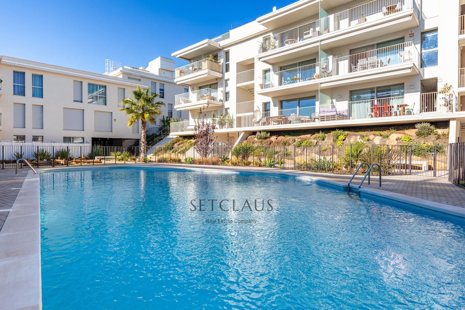 EL MASNOU. Amplio y muy luminoso. 3 habitaciones, 2 baños, 106 m² vendidos.