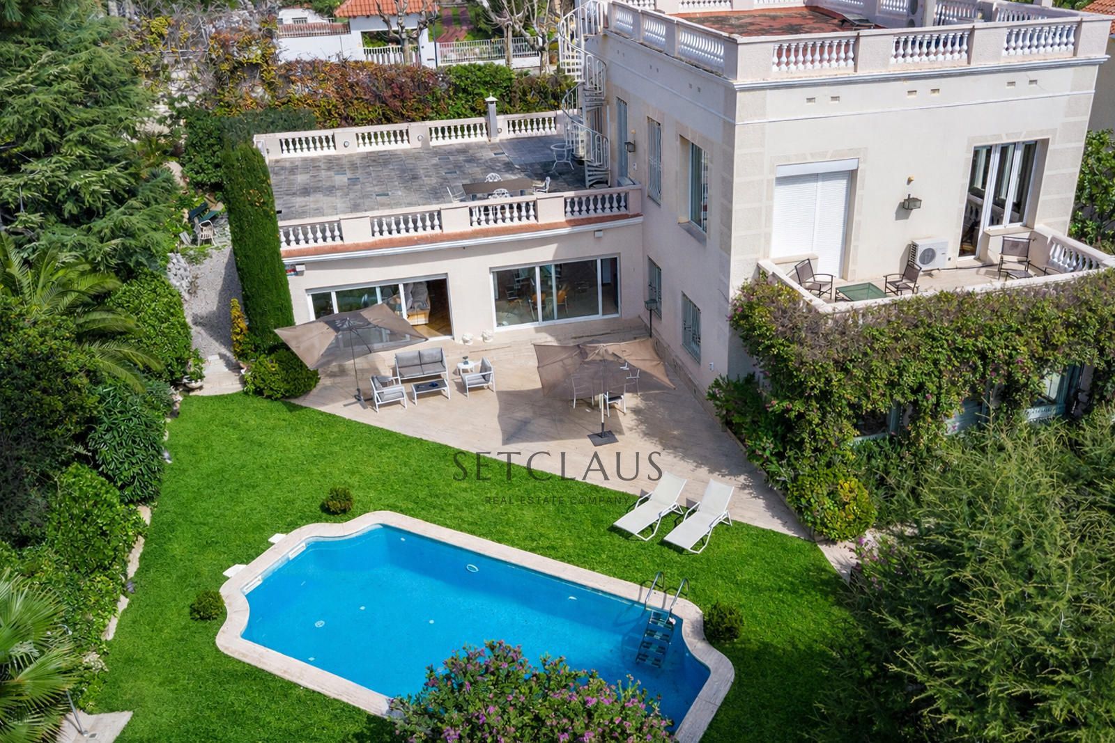 Comprar EL MASNOU. Gran casa señorial con apartamento independiente foto 2