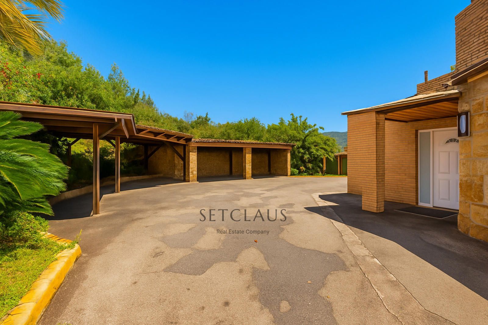 Comprar Gran finca independiente con 3 viviendas, piscina y 13 habitaciones en Alella (Coma Fosca – Can Comulada) foto 20