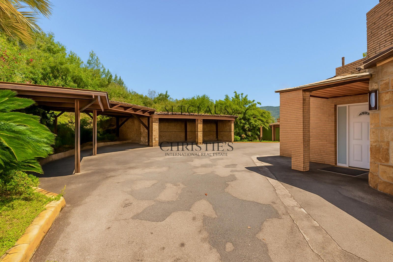 Comprar Gran finca independent amb 3 habitatges, piscina i 13 habitacions a Alella foto 61