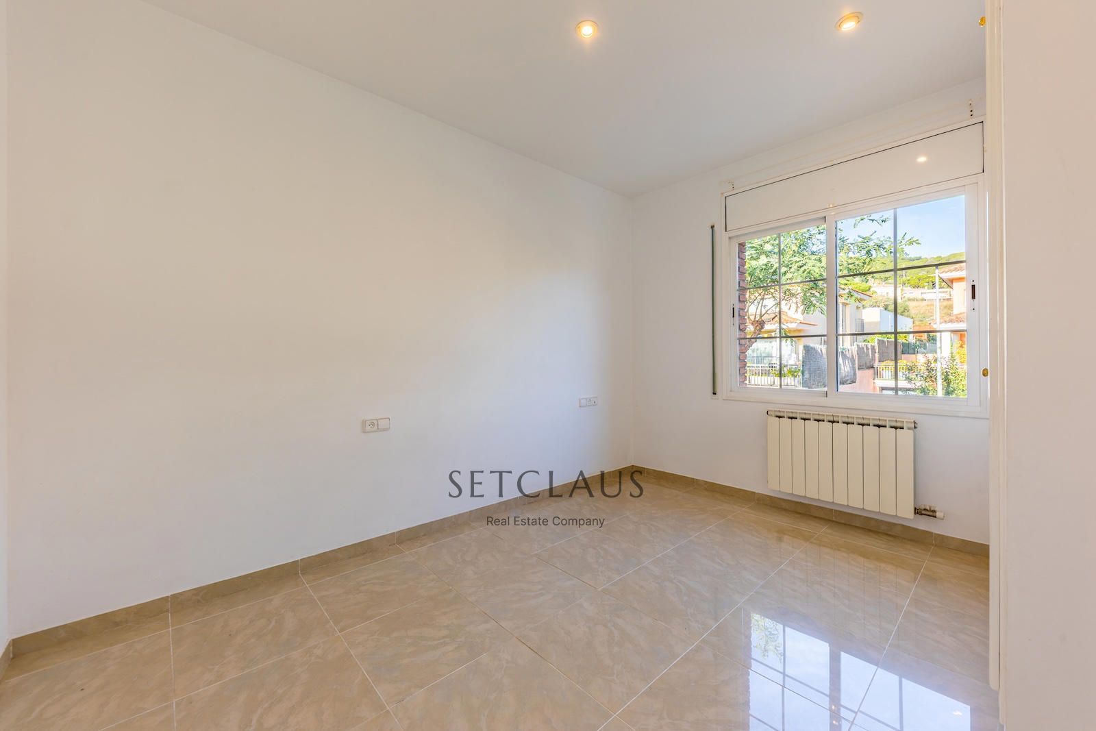 Comprar Chalet con mucha luz, vistas al mar en una zona tranquila de Vilassar de dalt foto 45