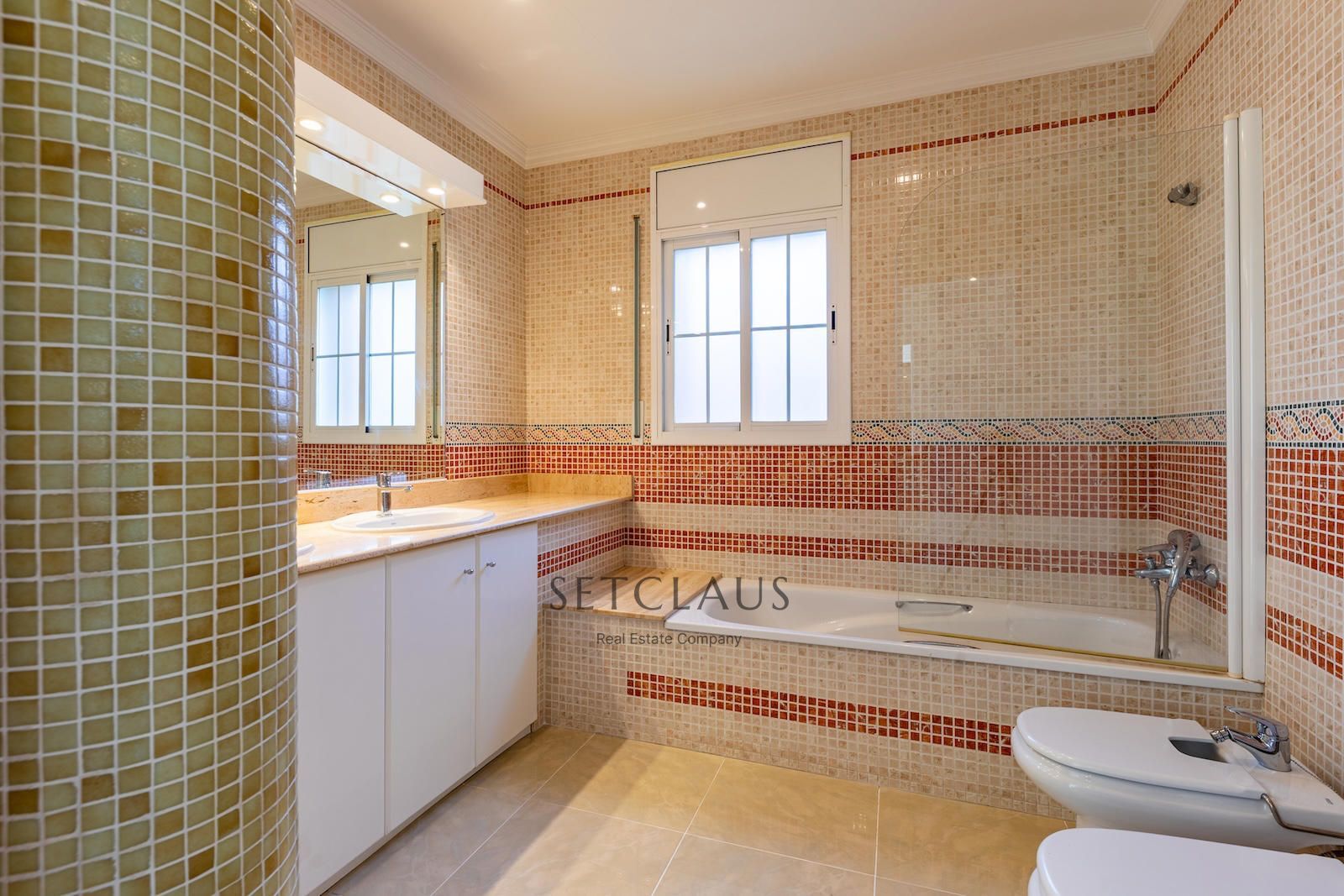 Comprar Chalet con mucha luz, vistas al mar en una zona tranquila de Vilassar de dalt foto 35