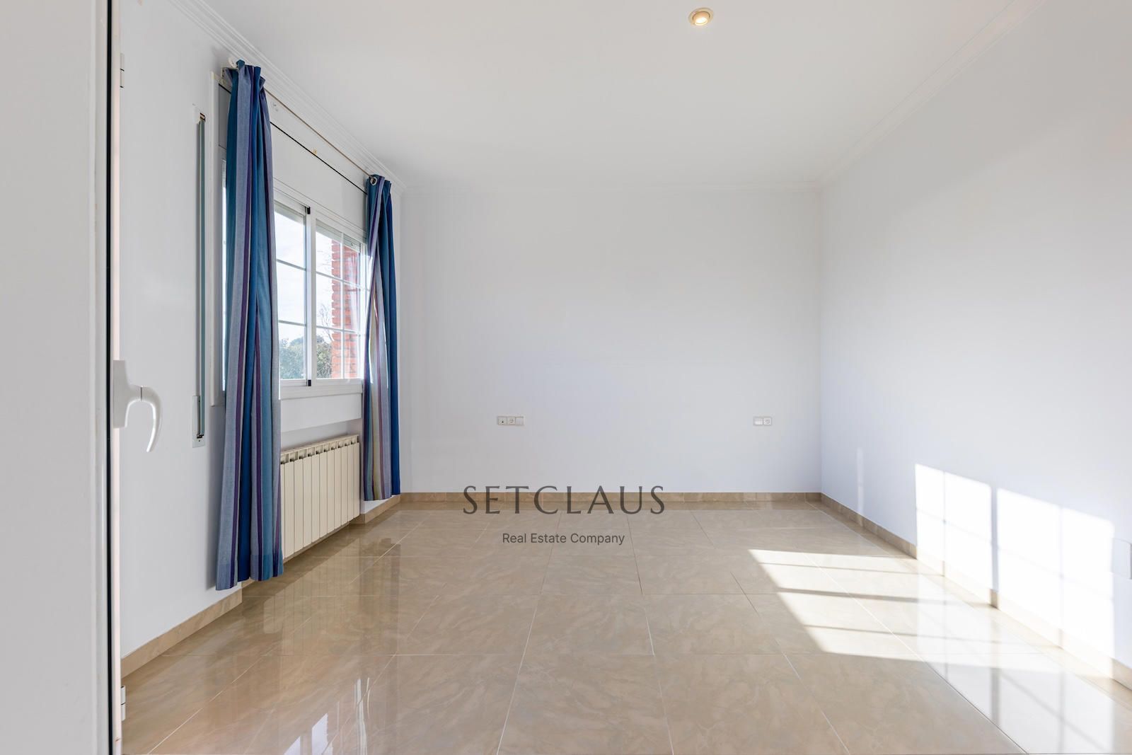 Comprar Chalet con mucha luz, vistas al mar en una zona tranquila de Vilassar de dalt foto 31