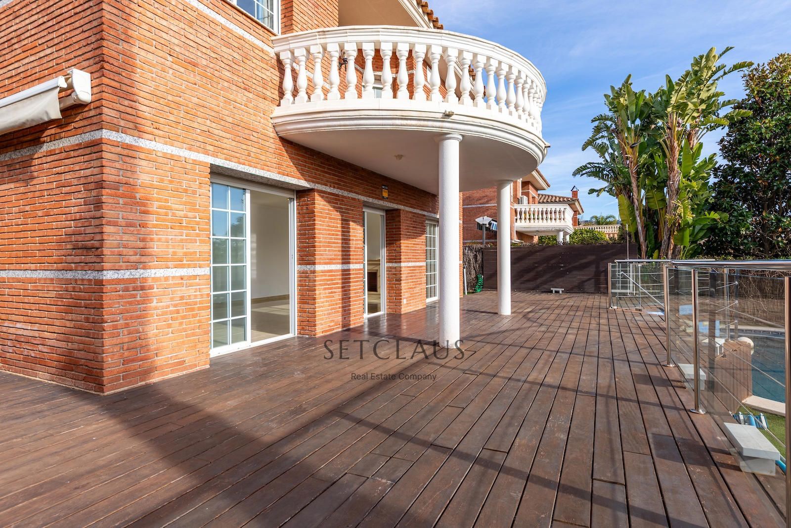 Comprar Chalet con mucha luz, vistas al mar en una zona tranquila de Vilassar de dalt foto 5