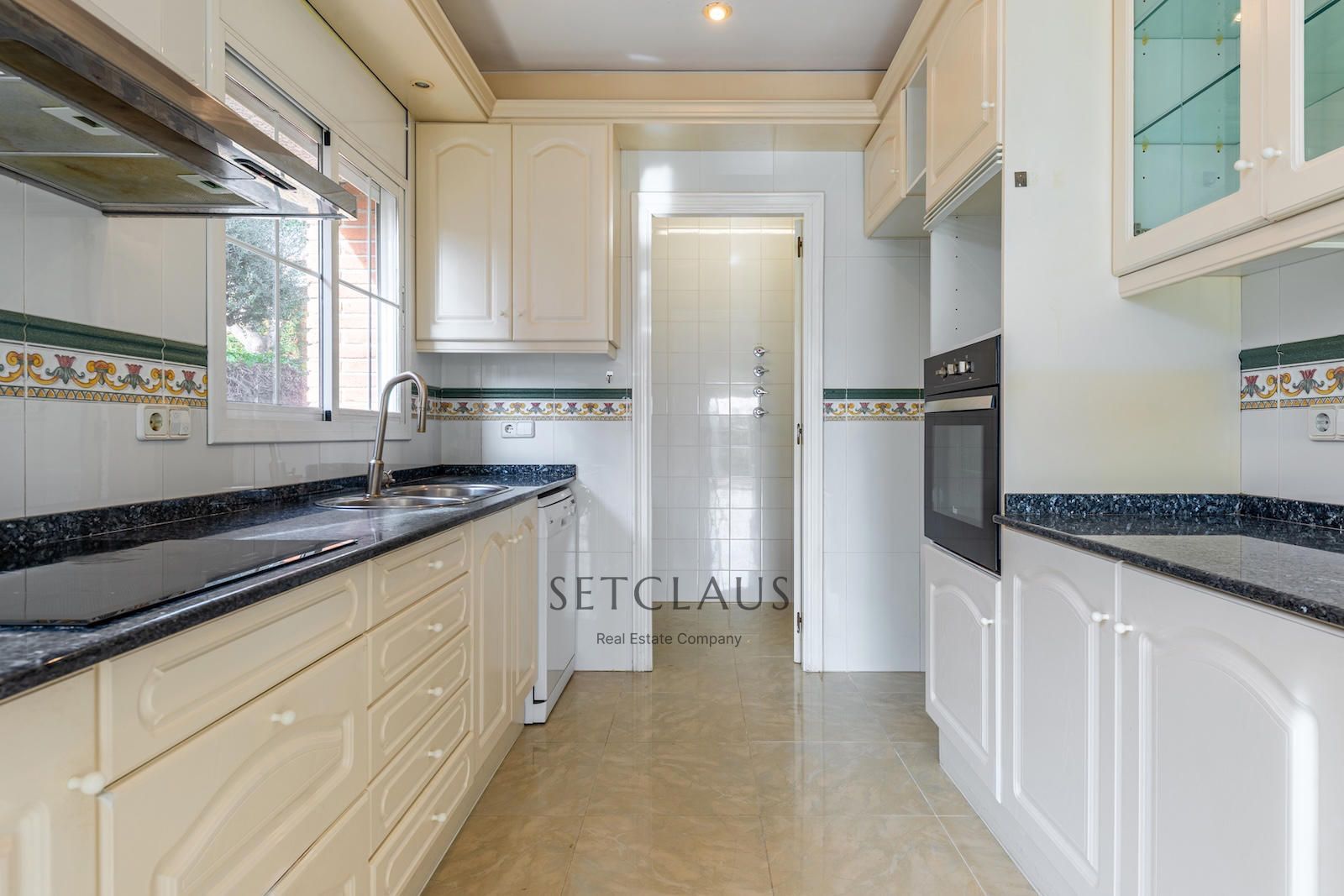 Comprar Chalet con mucha luz, vistas al mar en una zona tranquila de Vilassar de dalt foto 22