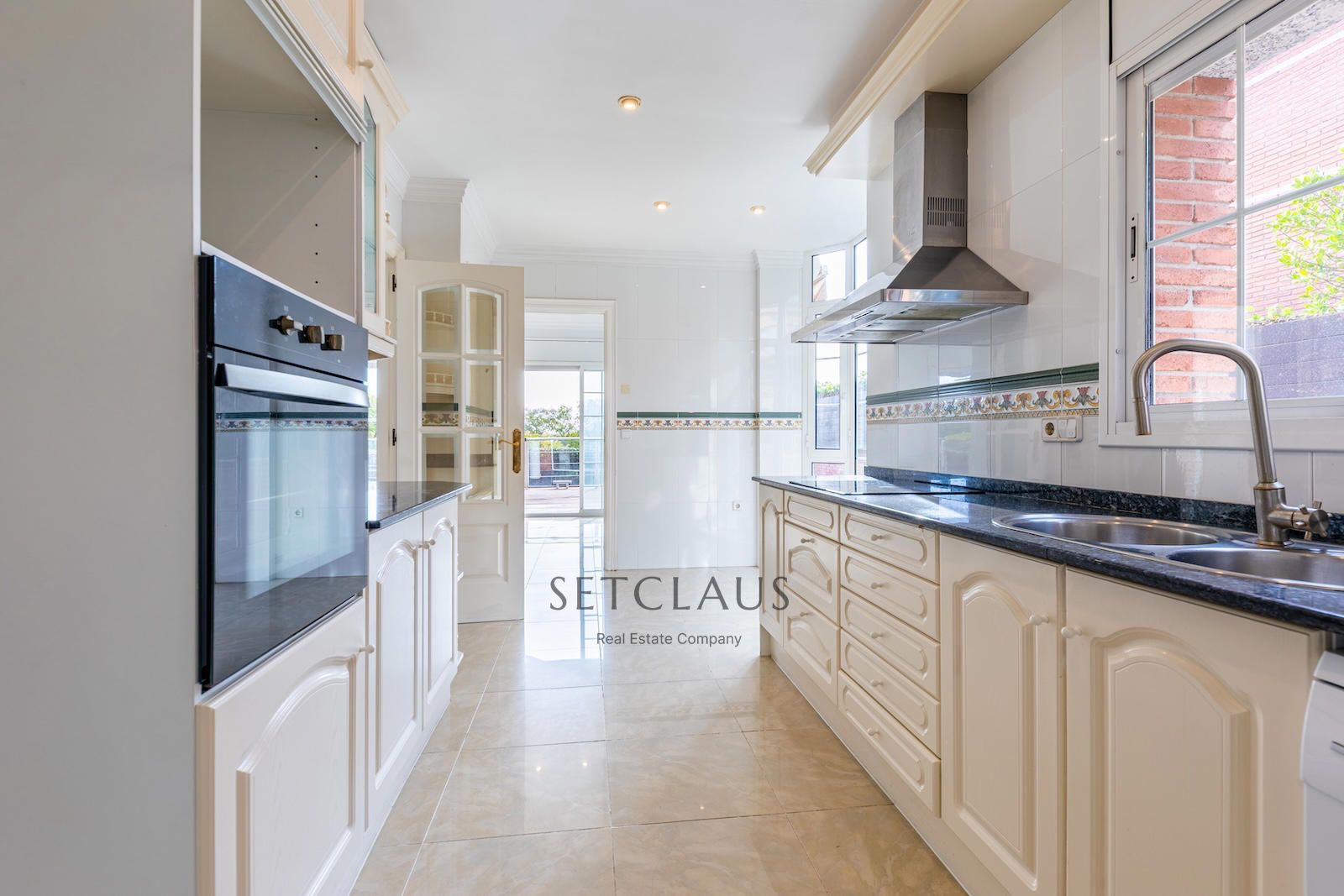 Comprar Chalet con mucha luz, vistas al mar en una zona tranquila de Vilassar de dalt foto 24