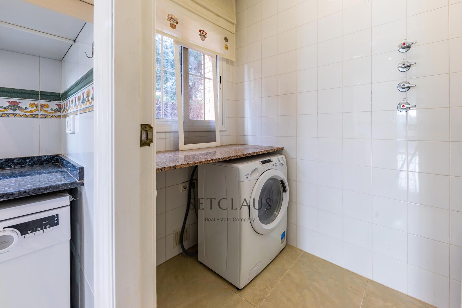 Comprar Chalet con mucha luz, vistas al mar en una zona tranquila de Vilassar de dalt foto 62