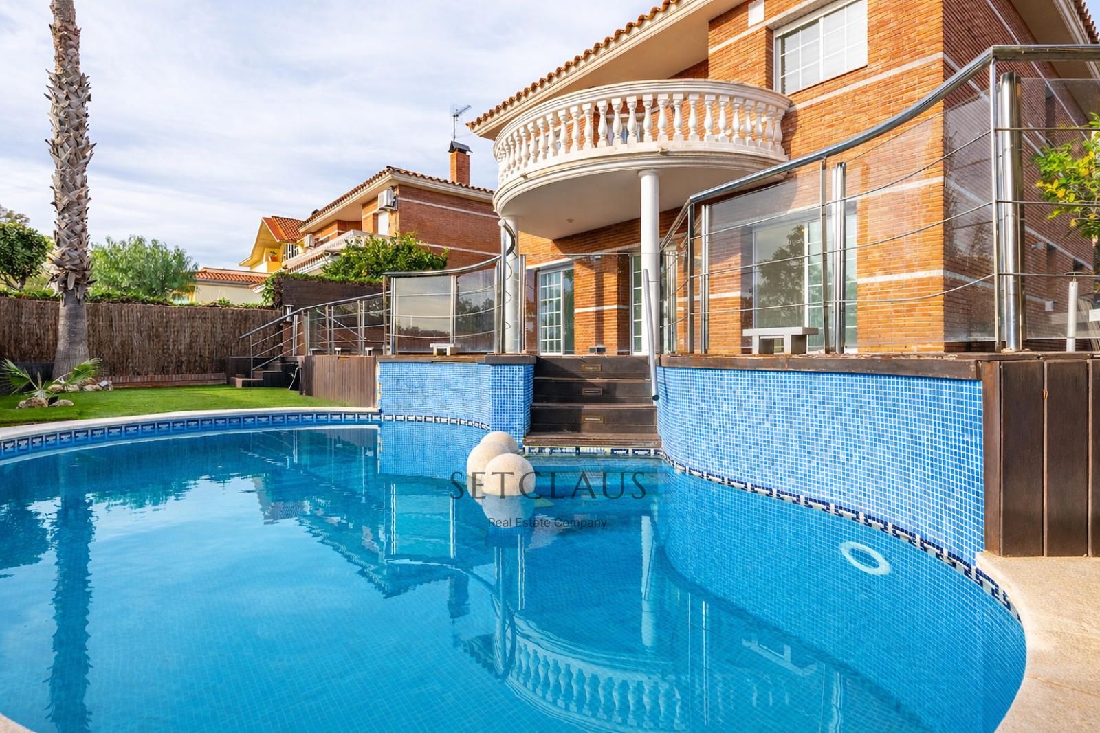 Comprar Chalet con mucha luz, vistas al mar en una zona tranquila de Vilassar de dalt foto 8