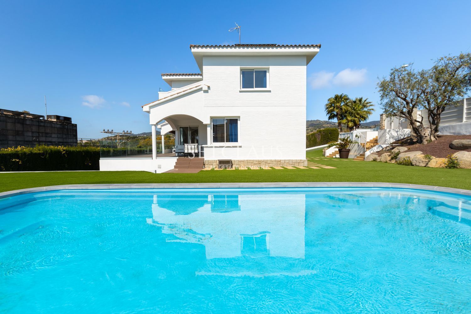 ALELLA. Exclusividad y amplitud.. 6 habitaciones, 5 baños, 580 m² en venta.